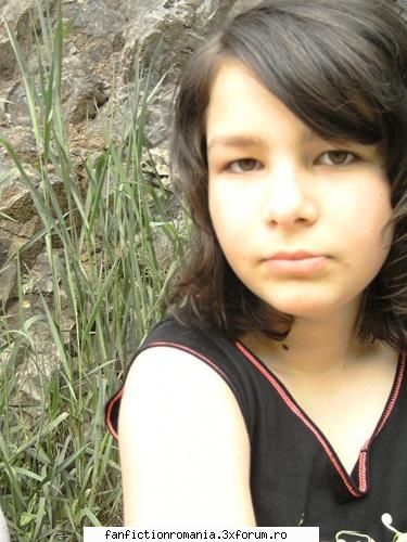-9 uitat la new moon. e :nebun:  o.oare cine?