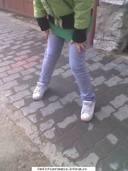 cica e romance:>  o.oare cine?